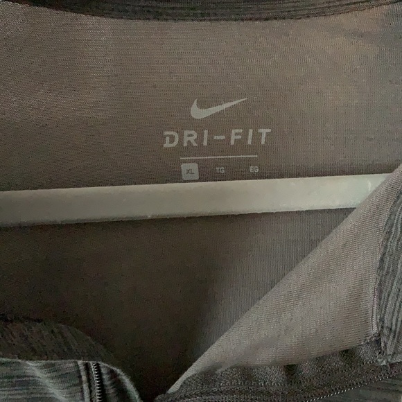 Nike Dri Fit Quarter Zip XL - Picture 2 of 4